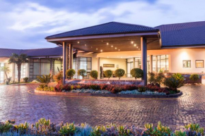 Отель aha Kopanong Hotel & Conference Centre  Кемптон Парк